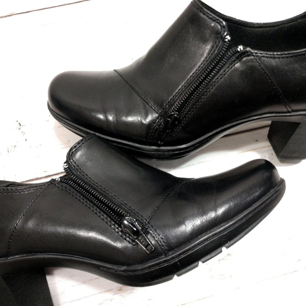Clarks Bendables Women's Leather Heeled Booties 9M - Picture 7 of 10
